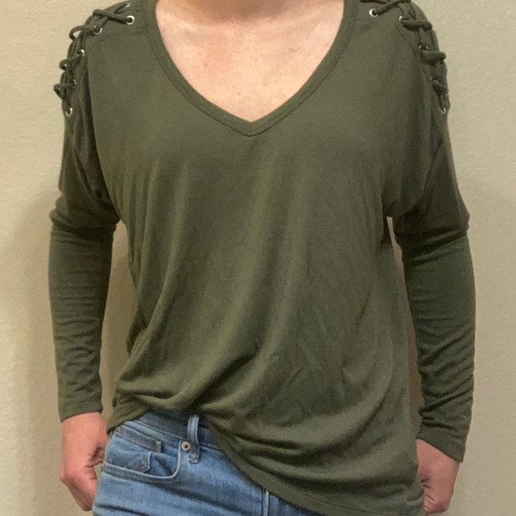 Express Dusty Rose Pink Lattice Shoulder Long Sleeve V-Neck Top Women's Size M - Picture 6 of 7